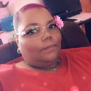 Meet your Posher, Ana d.